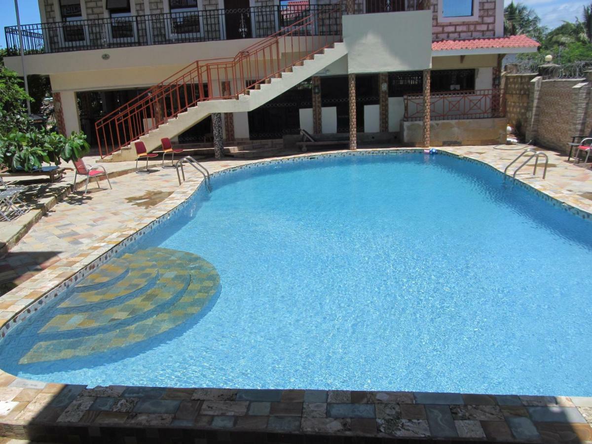 Diplomat Diani Beach Resort Exterior photo